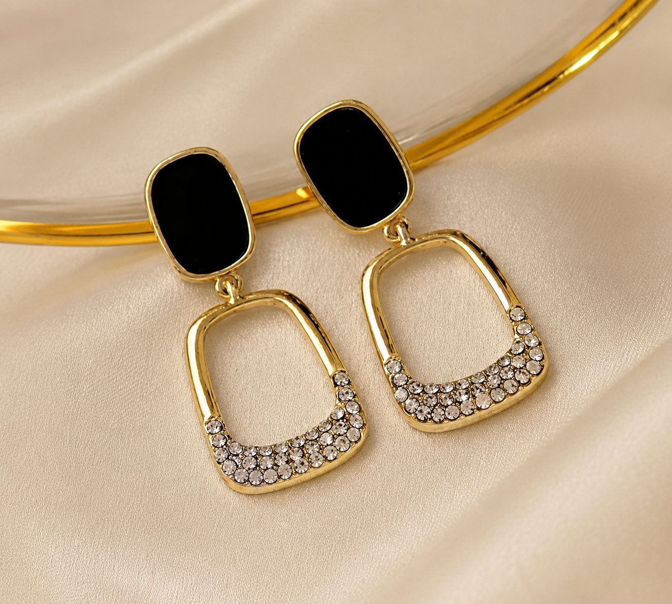 Vintage oval