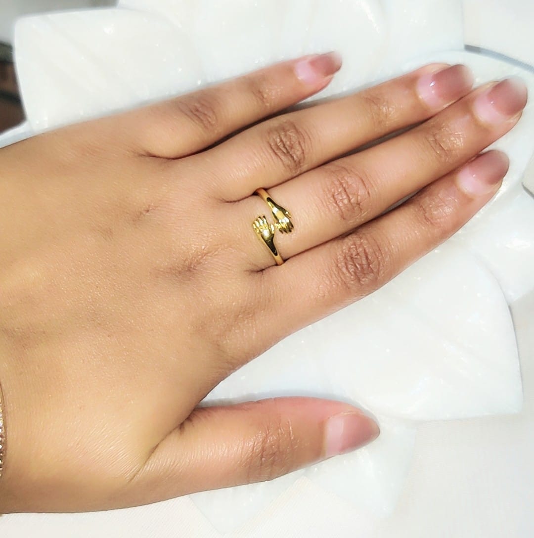 Hug ring