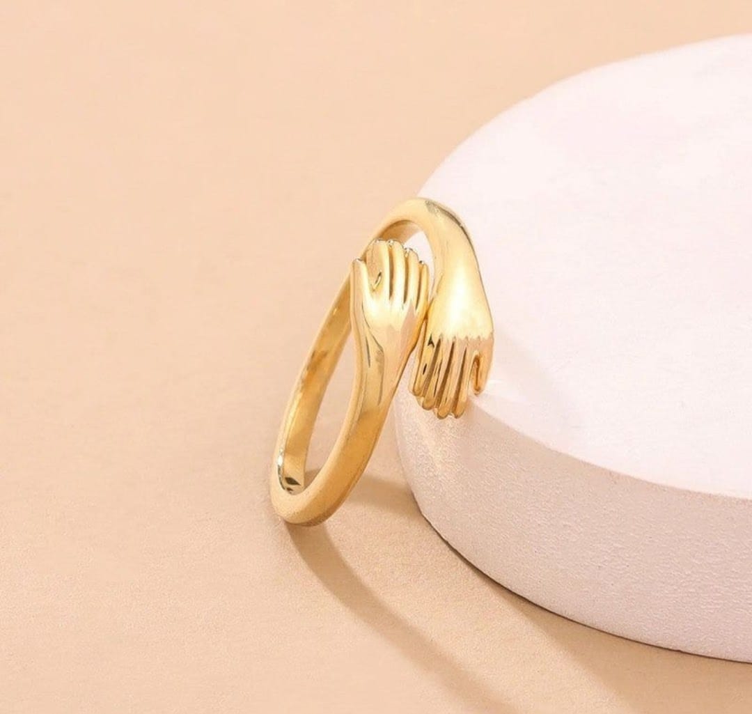 Hug ring