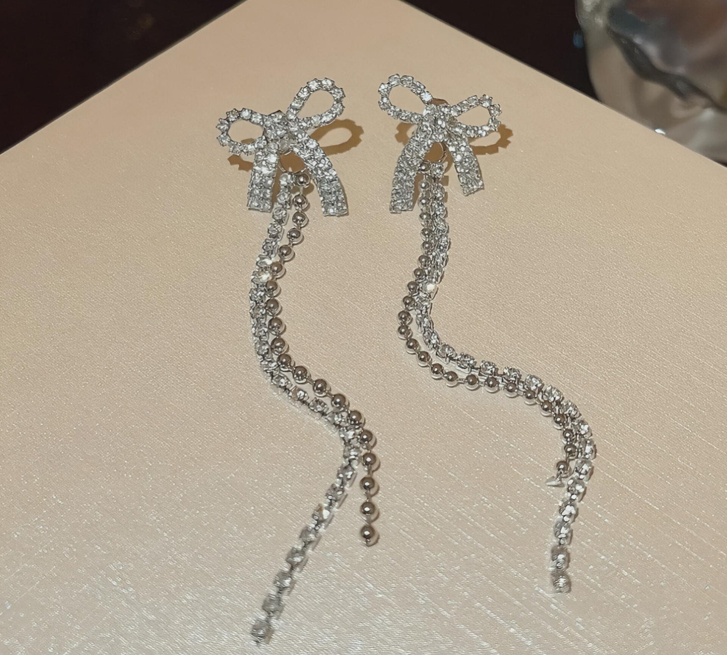 Crystal bow