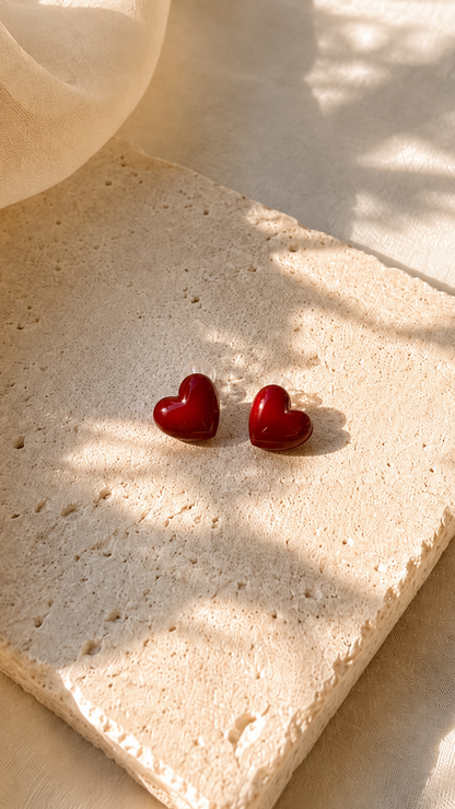 Glossy heart stud